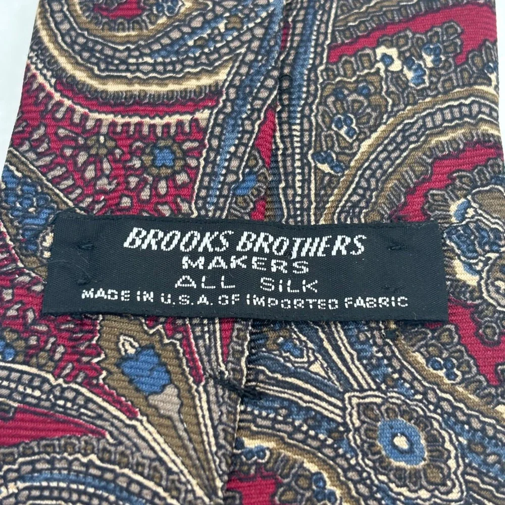Brooks Brothers Paisley Tie Mens OS Burgundy Blue Silk Neckband